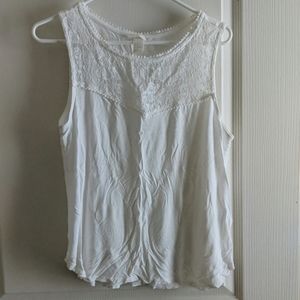 Lightweight lace top